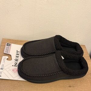 NWT isotoner slippers black.